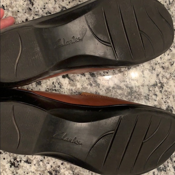 Light brown Clark’s - Picture 3 of 7